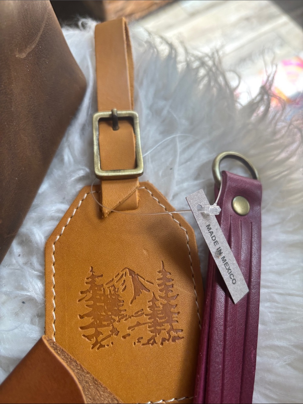 Portland Brown Leather Zip Cosmetic Pouch with luggage tag, card holder/tassel - Picture 4 of 6